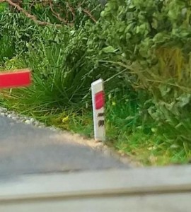 H0 - Słupki hektometryczne drogowe prowadzące 1:87